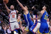 乐鱼体育下载入口-NBA常规赛明天3月17日赛程：勇士PK奇才，湖人PK火箭，马刺PK快船